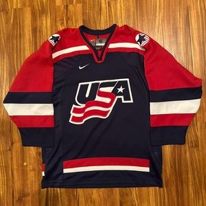 Nike vtg 2002 USA Olympic hockey jersey
